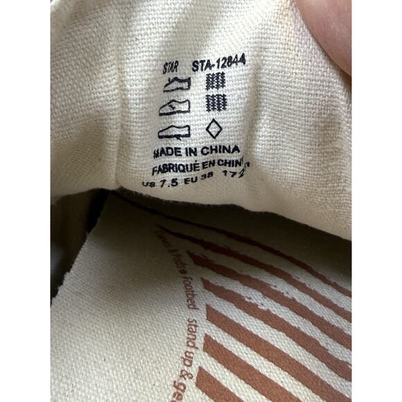 Taos Star Shoes Women's Sz 7.5 Canvas Low Top Lace Up Comfort Sneakers Khaki Tan - Picture 8 of 11